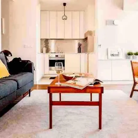 Principe Real Trendy Apt- Great Views & River Διαμέρισμα *